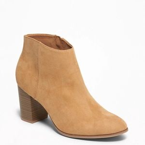 Old Navy Faux-Suede Block-Heel Booties in Caramel